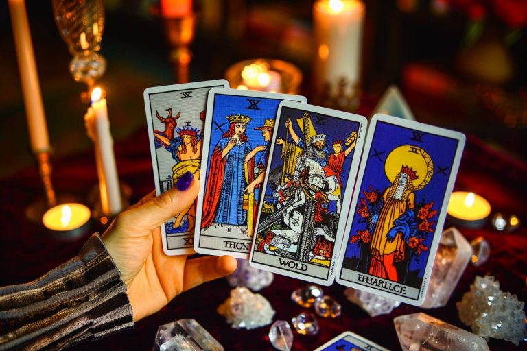 Tarot de Marseille : Les avantages du tirage à 5 cartes dans le Tarot