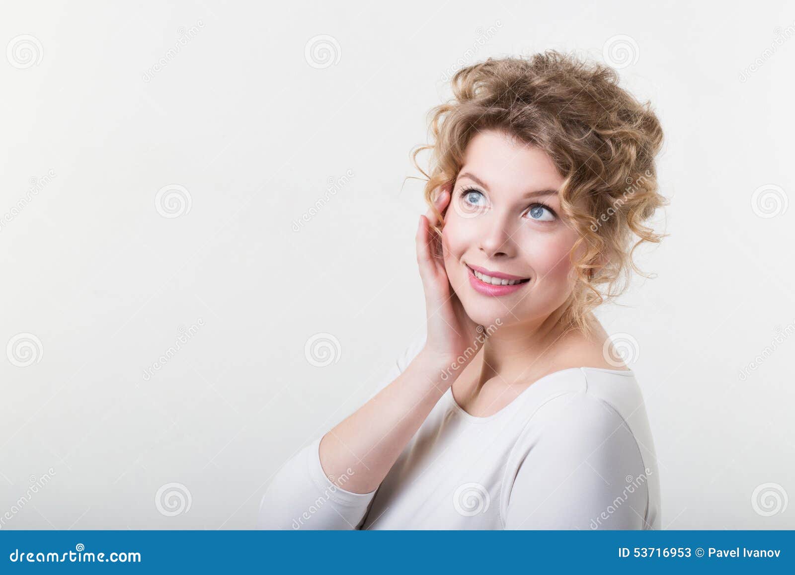 découvrez l'univers fascinant des rêves chez les femmes. explorez leurs significations, leurs symboles et comment ils peuvent influencer la vie quotidienne. plongez dans l'interprétation onirique et laissez-vous inspirer par les récits de rêves inoubliables.