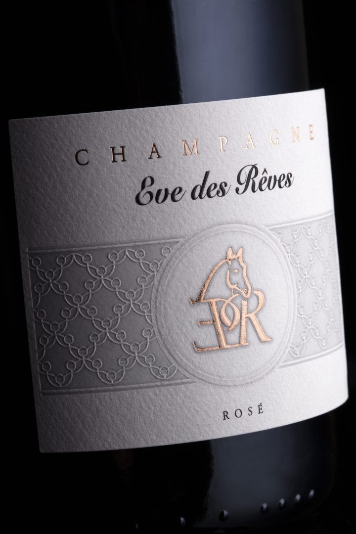 Exploration des Symboles et Significations du Rêve de Champagne