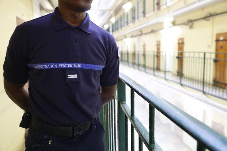 Une employée de la mairie de Toulon renvoyée pour avoir exercé en tant que voyante