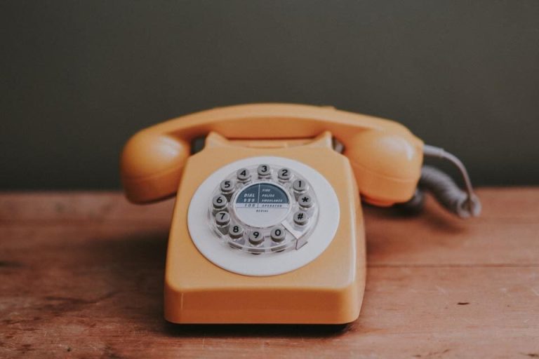 Analyse et portée symbolique du rêve de téléphone