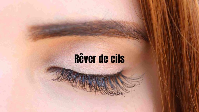 Comprendre les Symboles et le Sens Caché du Rêve de Maquillage
