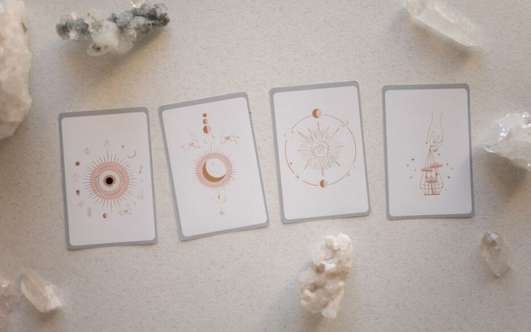 Vigilance face aux escroqueries dans le monde de la voyance, de l&rsquo;astrologie et de la numérologie